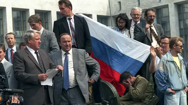 Борис Єльцин у Москві на танку 