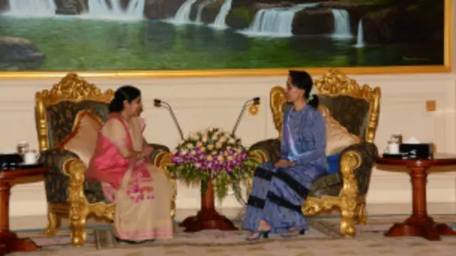 India Foreign Minister meets Daw Aung San Suu Kyi