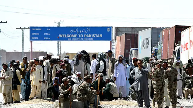 پاکستان کے صوبہ بلوچستان کے سرحدی شہر چمن سے متصل پاک افغان باب دوستی پانچ دن سے بند ہے۔( تصاویر، مطیع اللہ اچکزئی)