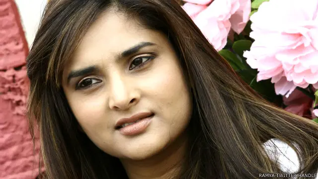 جب اداکارہ رامیا نے پاکستان کی تعریف کی اور کہا کہ پاکستان جہنم نہیں ہے تو ایک وکیل نے ان کے خلاف ملک سے بغاوت کا مقدمہ دائر کر دیا