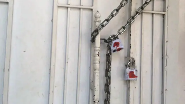 گذشتہ روز رینجرز نے ایم کیو ایم مرکز سمیت تمام دفتر کو سیل کر دیا تھا