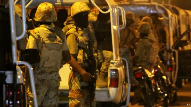 رانا ثنااللہ کے بقول رینجرز کو پنجاب کے’بعض مشکل‘ علاقوں میں جہاں انٹیلجنس رپورٹوں کے مطابق ایک سخت کارروائی کی ضرورت ہے کارروائی کے لیے بلایا جا رہا ہے