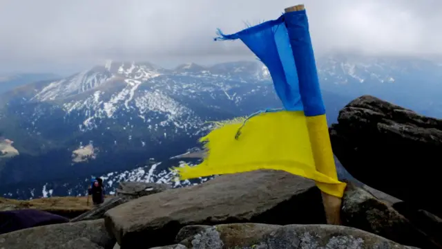 Говерла: самая высокая вершина в сине-желтом