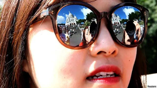 महिला सैलानी