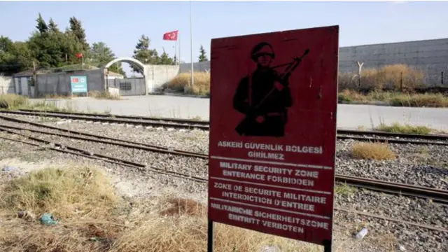 Penduduk Kota Karkamis di perbatasan Turki-Suriah telah dievakuasi sebelum gempuran dilancarkan.