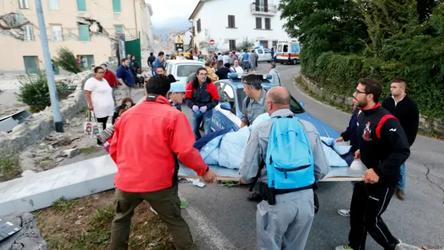 اب تک چھ افراد کی ہلاکت کی اطلاع موصول ہوئی ہے۔