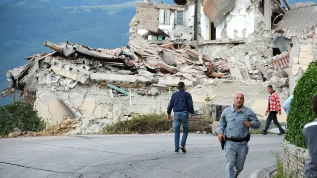 اٹلی کے شہری دفاع کے ادارے نے اس زلزلے کو شدید قرار دیا ہے۔ مقامی اخبار کے مطابق پہلے زلزلے کی شدت 6.4 بتائی گئی جس کے بعد کئی شدید جھٹکے آئے۔