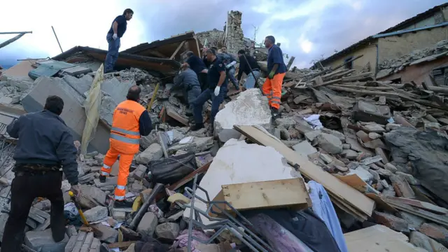 سنہ 2009 میں اکویلا میں آنے والا زلزلہ اٹلی میں بھی محسوس کیا گیا تھا اور اس میں 300 افراد ہلاک ہوئے تھے۔