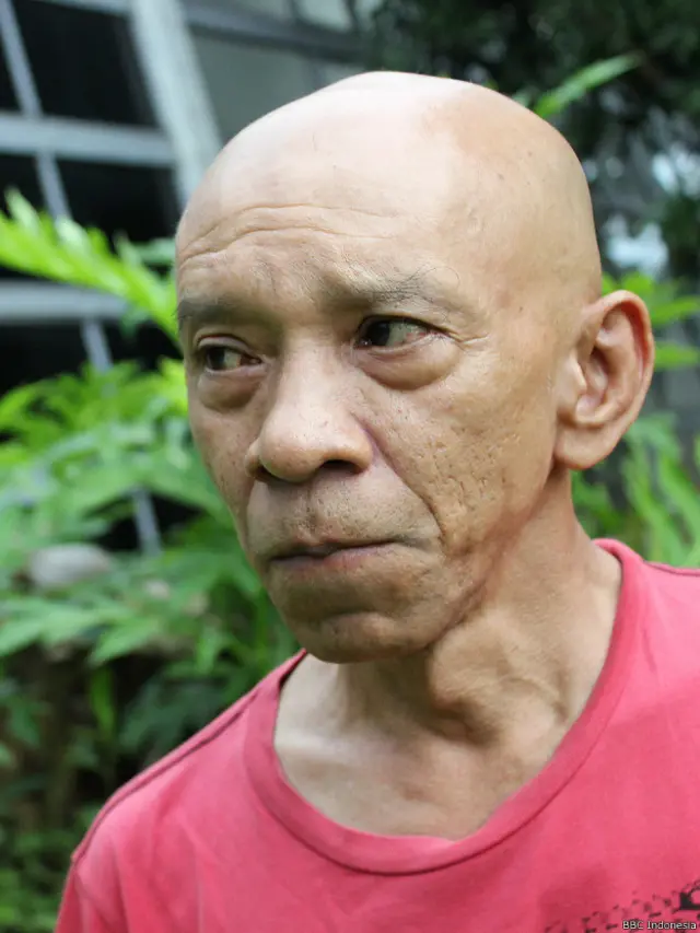 Seperti hilang ditelan bumi, dan belakangan namanya muncul "mengejutkan", setelah Afrizal Malna menolak menerima penghargaan Achmad Bakrie 2016 lalu.