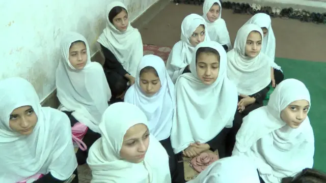 پاکستان بھر میں افغان پناہ گزینوں کے کل 260 تعلیمی ادارے قائم ہیں