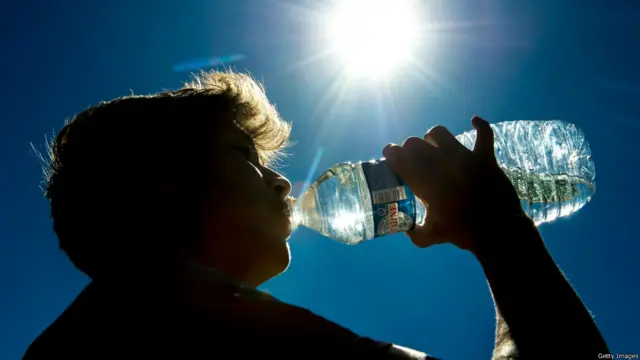 محکمۂ صحت کی جانب سے لوگوں کو خبردار کیا گیا ہے کہ ’شدید گرمی‘ میں احتیاطی تدابیر اپنائی جائیں۔