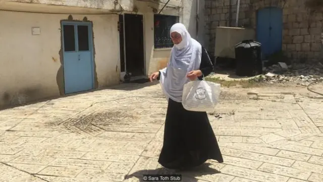 与 20 年前相比,现在德鲁兹女性出门上学和工作日益普遍(图片来源:萨拉·托特·斯图布)