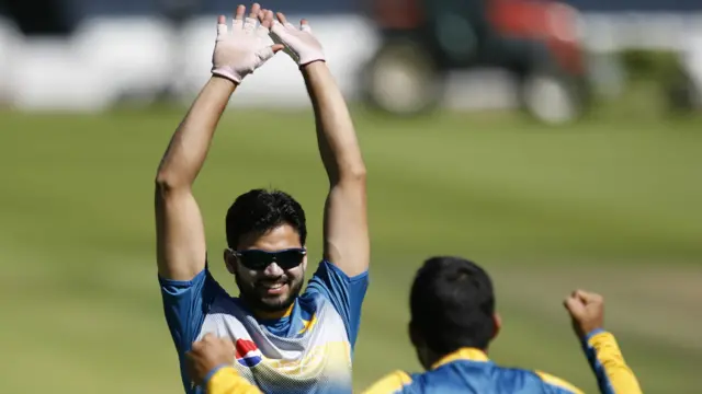 خیال رہے کہ پاکستان کے لیے انگلینڈ کے خلاف یہ ون ڈے سیریز واضح فرق سے جیتنا نہایت ضروری ہے۔