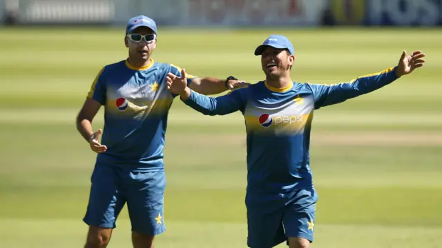 پاکستان کی ٹیم اس وقت ون ڈے کرکٹ کی عالمی درجہ بندی میں نویں نمبر پر ہے اور ابتدائی آٹھ ٹیمیں ہیں ورلڈ کپ کے لیے براہِ راست کوالیفائی کرتی ہیں۔