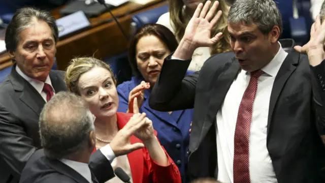 تقول منظمة الشفافية في البرازيل إن أكثر من ثلثي أعضاء مجلس الشيوخ لهم أو كانت لهم في الماضي مشاكل مع القانون