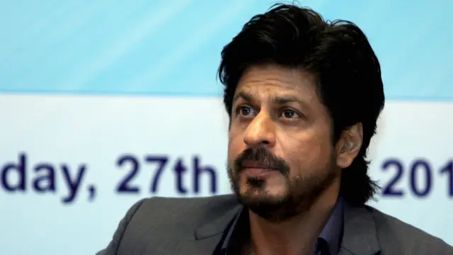 پشاور میں مقیم شاہ رخ کے رشتہ دار نے دو جوڑے چپلیاں تیار کرنے کا آرڈر دیا تھا