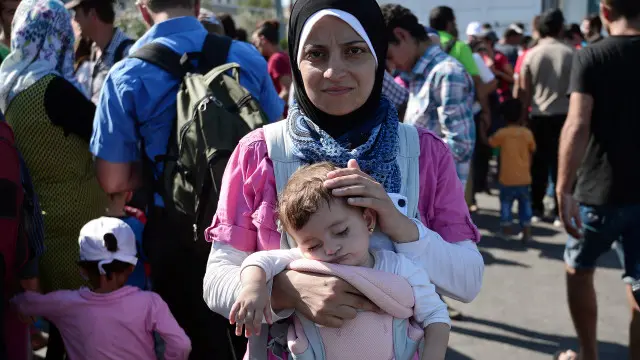 عشرات الآلاف عالقون في اليونان بعد غلق باب اللجوء إلى أوروبا الشمالية