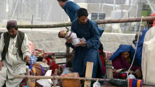 افغان باشندوں کو افغانستان واپس بھیجنے کے لیے ایف آئی اے کے حوالے کردیا گیا ہے: ایف سی