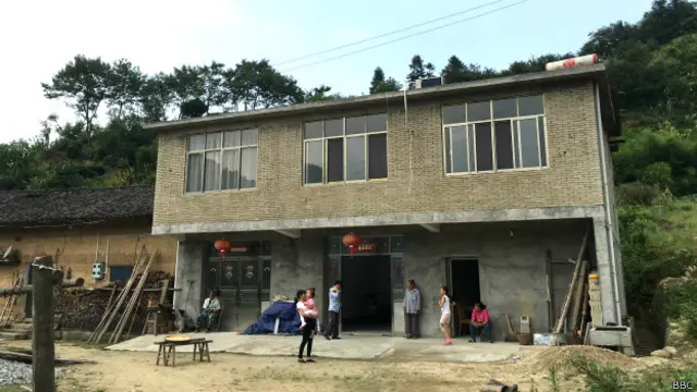 வீடு உண்டு, மனைவி இல்லை