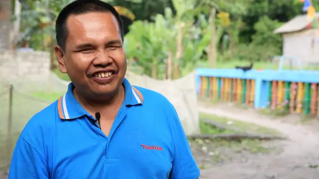 Pardiono bekerja sebagai tukang pijat di Yogyakarta.