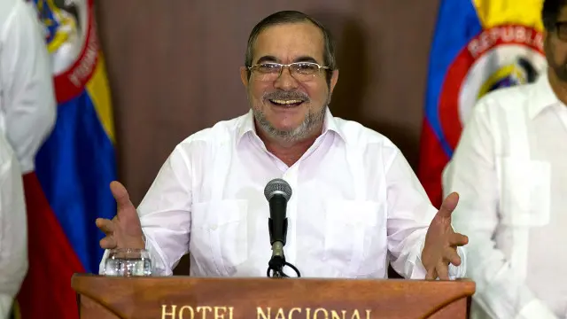 Santos dan pemimpin FARC, Timoleon Jimenez, atau lebih dikenal dengan sebutan Timochenko, akan menandatangani kesepakatan damai yang bersejarah di Kota Cartagena pada Senin (26/9).