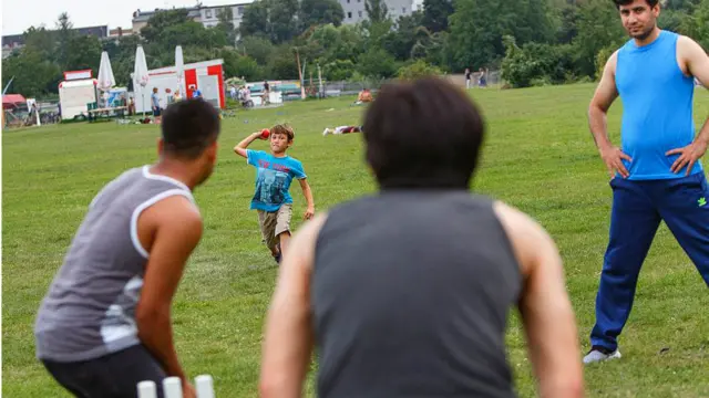 په نړیوالو لوبو کې د افغان کریکټ ملي لوبډلې له لوبېدو او بریاوو وروسته کریکټ په افغانستان کې یوه ټول خوښه لوبه وګرځېده. 