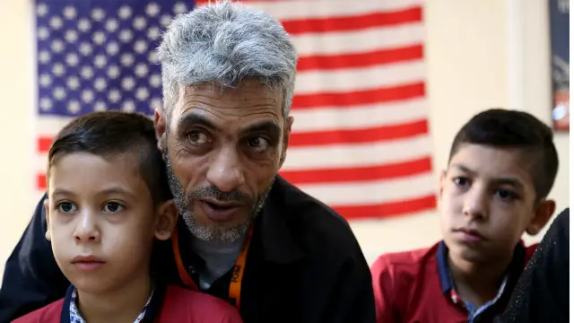 ورځپاڼه وايي دغه شمېر کډوال د نړۍ له بېلابېلو هېوادونو منل کېږي