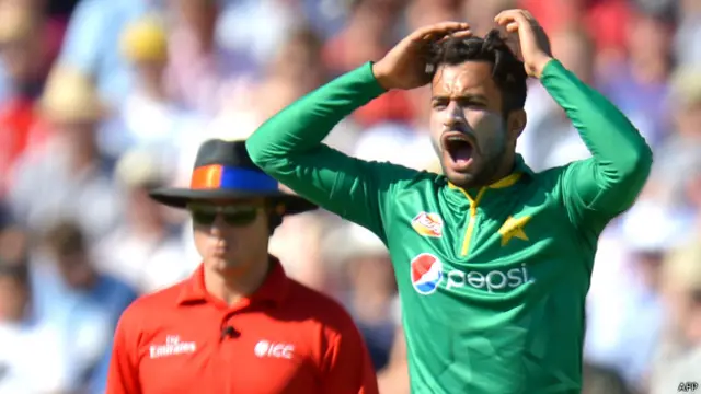 पाकिस्तानी गेंदबाज़