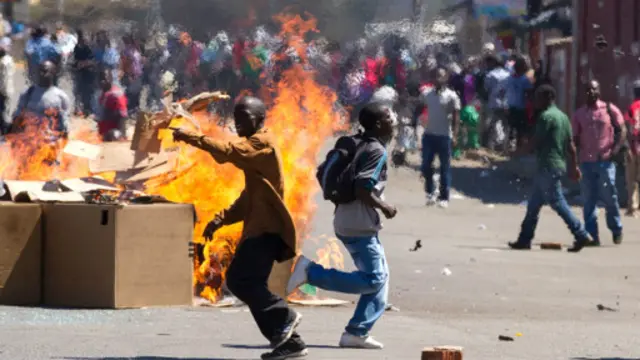 تظاهرات ضد دولتی اخیر به خشونت کشیده شده است