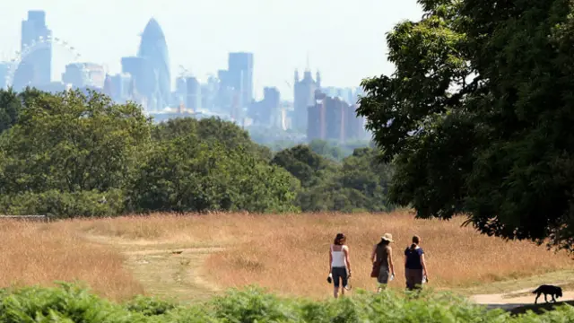 每个人对休息的定义是不同的——有些人喜欢去公园散步,而有些人听喧闹的摇滚乐会使其感到精力倍增。(图片来源:Getty Images)