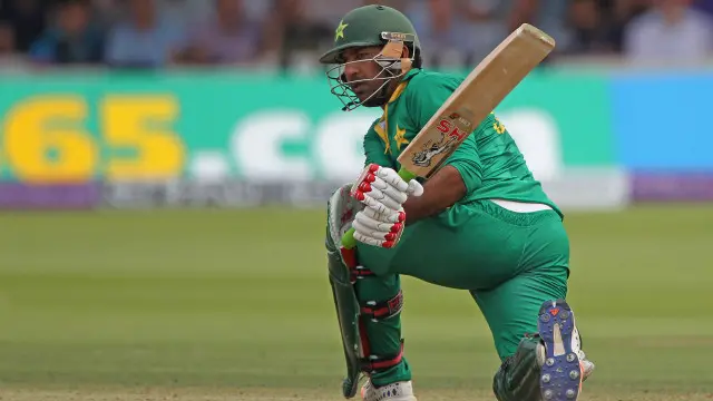 عماد وسیم نے لارڈز کے میدان میں سرفرازاحمد کے ساتھ مل کر 70 رنز کی قیمتی شراکت بنائی تھی