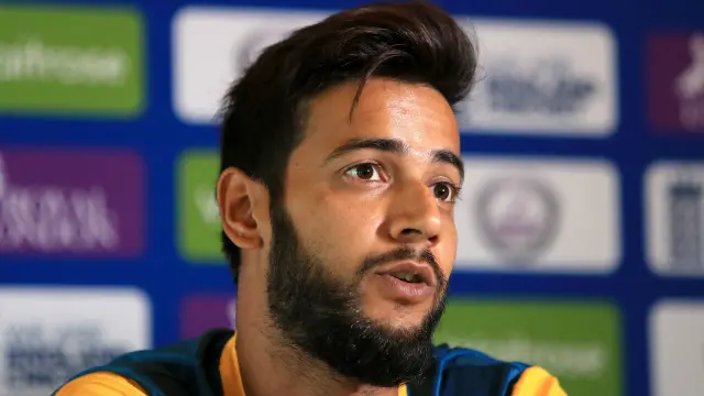 عماد وسیم کی ون ڈے انٹرنیشنل میں بہترین انفرادی بولنگ 14 رنز کے عوض پانچ وکٹیں ہیں 