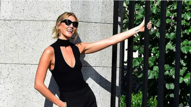 کارلی کلوس نے جون 2015 میں اپنا معاوضہ دگنا کر دیا تھا