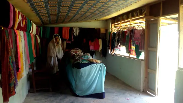 خواتین کو ڈریس ڈیزائنگ اور بیوٹیشن کے کورسز کے علاوہ ہنر سکھا کر مزید دکانیں بنا کر دینے کا ارادہ بھی ہے