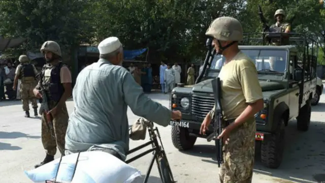 ويل کېږي تر برید وروسته د محکمې قاضیان او مدافع وکیلان په سختو امنيتي تدابیرو کې ایستل شوي او خوندي ځای ته لېږدول شوي دي.