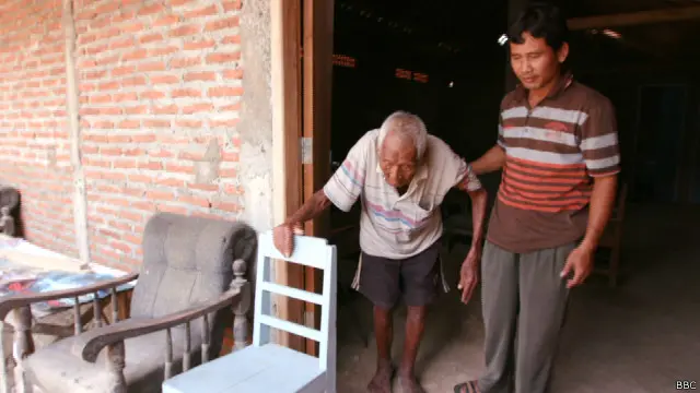 Mbah Gotho kini dirawat cucunya dari istrinya yang keempat, Suryanto.