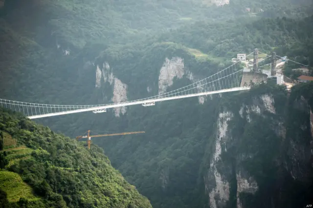 jembatan kaca Zhangjiajie