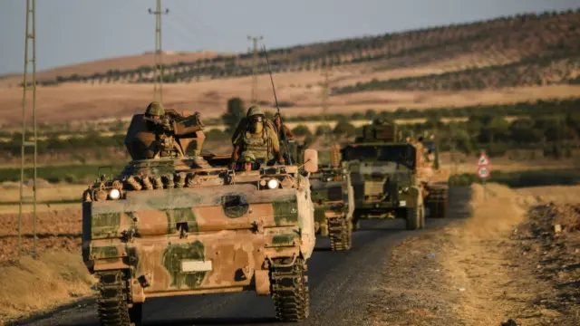 تانک های ترکیه برای اولین بار هفته گذشته از مرز سوریه عبور کرده و شهر جرابلس را که در اختیار داعش بود، به تصرف خود درآوردند