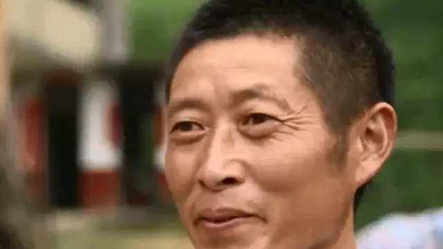 வெளியே சிரிப்பு, உள்ளே வெறுப்பு