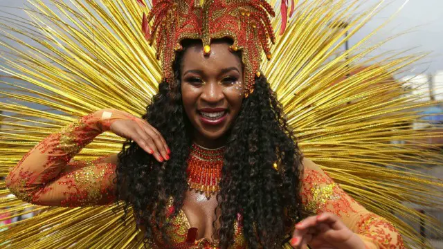 شهد مهرجان نوتنغ هيل هذا العام في لندن عروضا كرنفالية بملابس مدهشة، وأنظمة صوت متقدمة، وعروض رقص للمشاركين في المهرجان في شوارع غرب لندن. ويرجع تاريخ هذا المهرجان الذي يحتفي بثقافة دول الكاريبي إلى عام 1964.