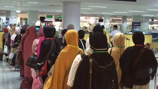 Ratusan calon haji Indonesia yang diberangkatkan melalui Filipina merupakan 'korban penipuan' dari berbagai daerah.