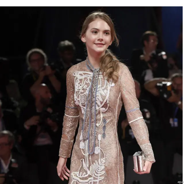 الممثلة إيمليا جونز