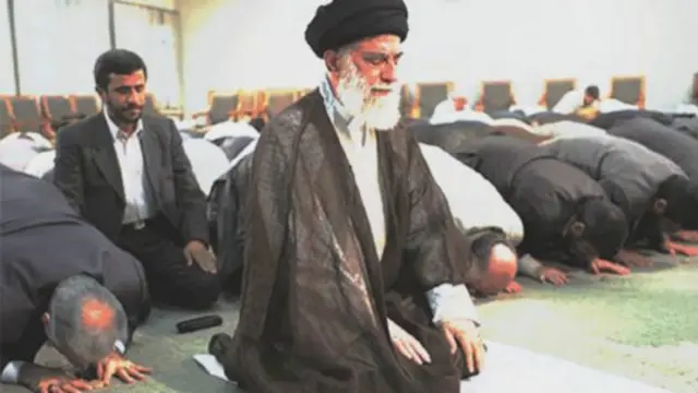 دلخوشی روشنفکران دینی برای عاقبت به خیر شدن پروژه اصلاحات سیاسی زودتر از آنچه فکر می‌کردند بدل به یاس شد و تیر آخر بر رویاهای این طیف در تیرماه سال ۱۳۸۴ اصابت کرد. زمانی که آنها با شوک احمدی‌نژاد دریافتند که هر چه در سالهای پیش از آن رشته بوده‌اند از هم باز شده‌ است