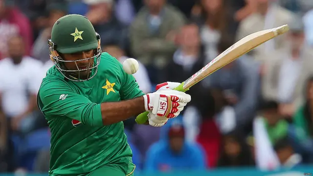 سرفراز احمد عمدہ اننگز کھیل کر 90 رنز پر چھکا لگانے کی کوشش میں کیچ آؤٹ ہو گئے