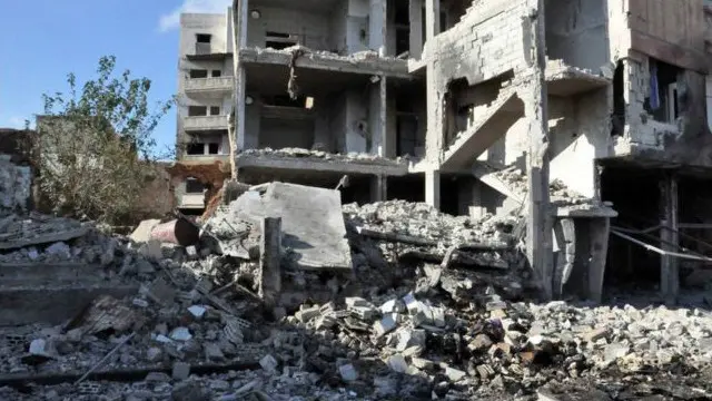 زیادہ تر افراد طرطوس کے کے دھماکے میں مارے گئے۔ اس علاقے میں موجود ہوائی اڈہ روسی فوج کے زیرِ استعمال ہے