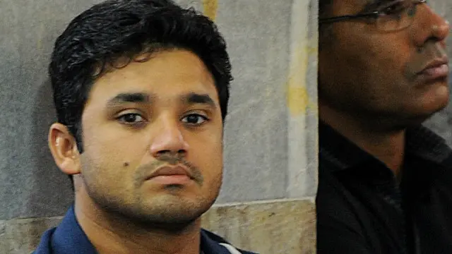 اظہر علی کی کپتانی کو بھی تنقید کا نشانہ بنایا جا رہا ہے