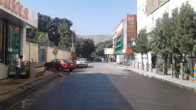 د پېښې ځای ته غځېدلې ټولې لارې تړلې وې