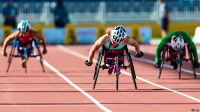 व्हीलचेअर दौड़