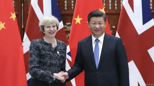 习近平在会见中对特里莎说,他承认英国新政府需要时间考虑上届卡梅伦政府作出的决定,中国也有耐心等待。