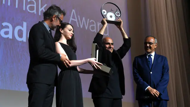 نادري فاز بجوائز أخرى خلال حياته الفنية